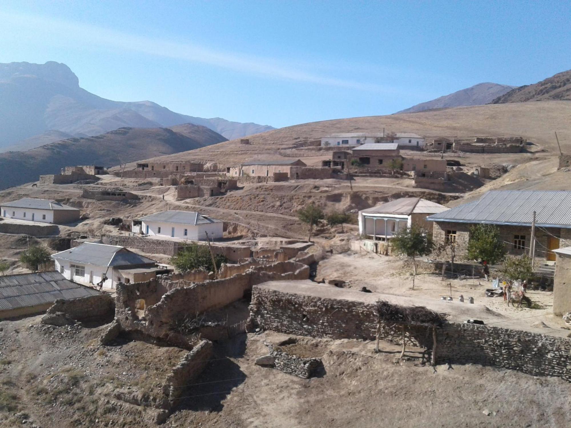 Hayat Guesthouse Nuratau Mountain Yukary-Ukhum Экстерьер фото