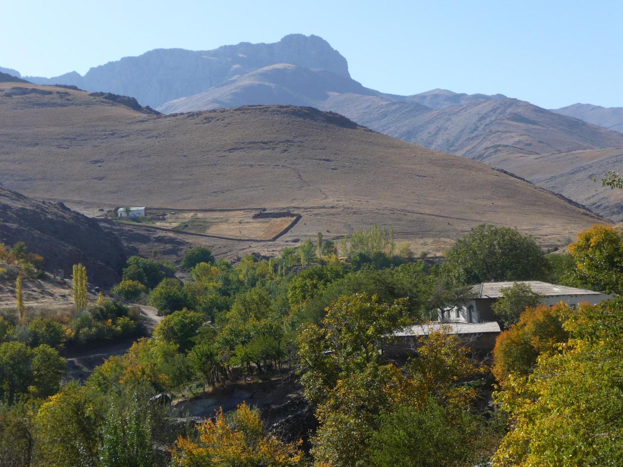 Hayat Guesthouse Nuratau Mountain Yukary-Ukhum Экстерьер фото