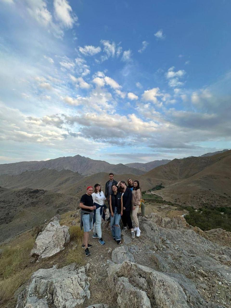 Hayat Guesthouse Nuratau Mountain Yukary-Ukhum Экстерьер фото