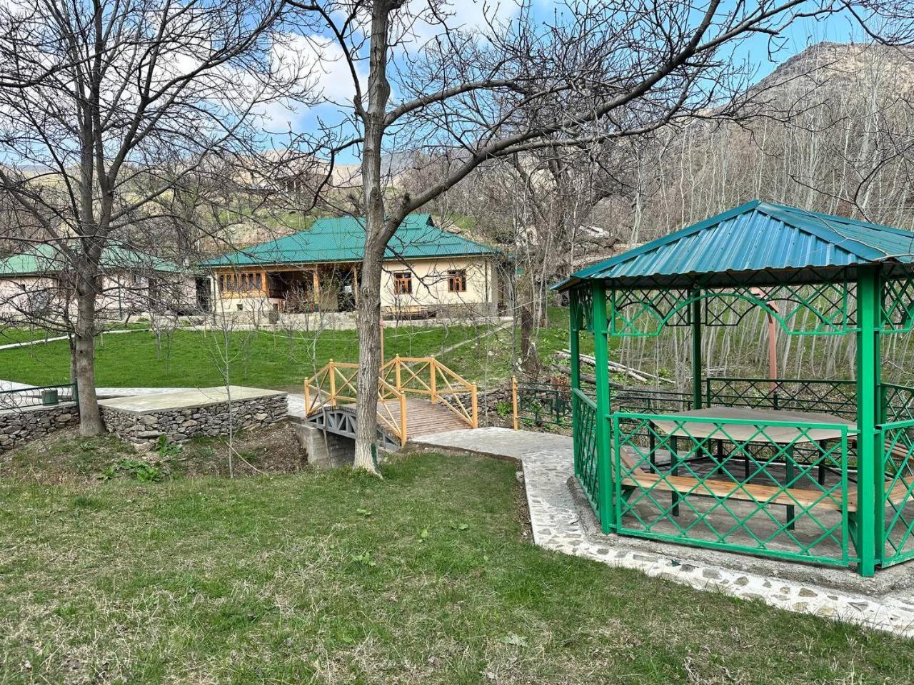 Hayat Guesthouse Nuratau Mountain Yukary-Ukhum Экстерьер фото