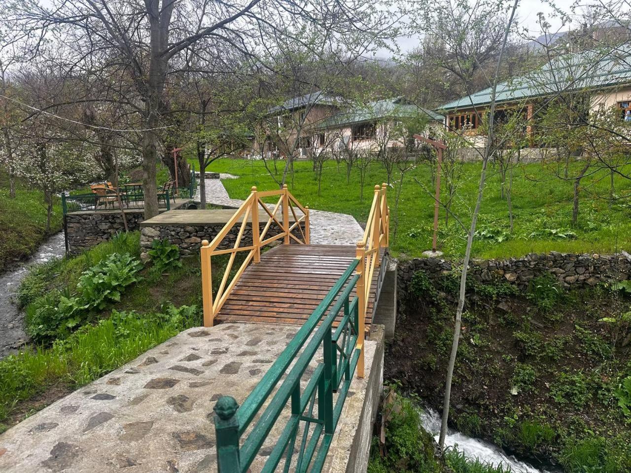Hayat Guesthouse Nuratau Mountain Yukary-Ukhum Экстерьер фото