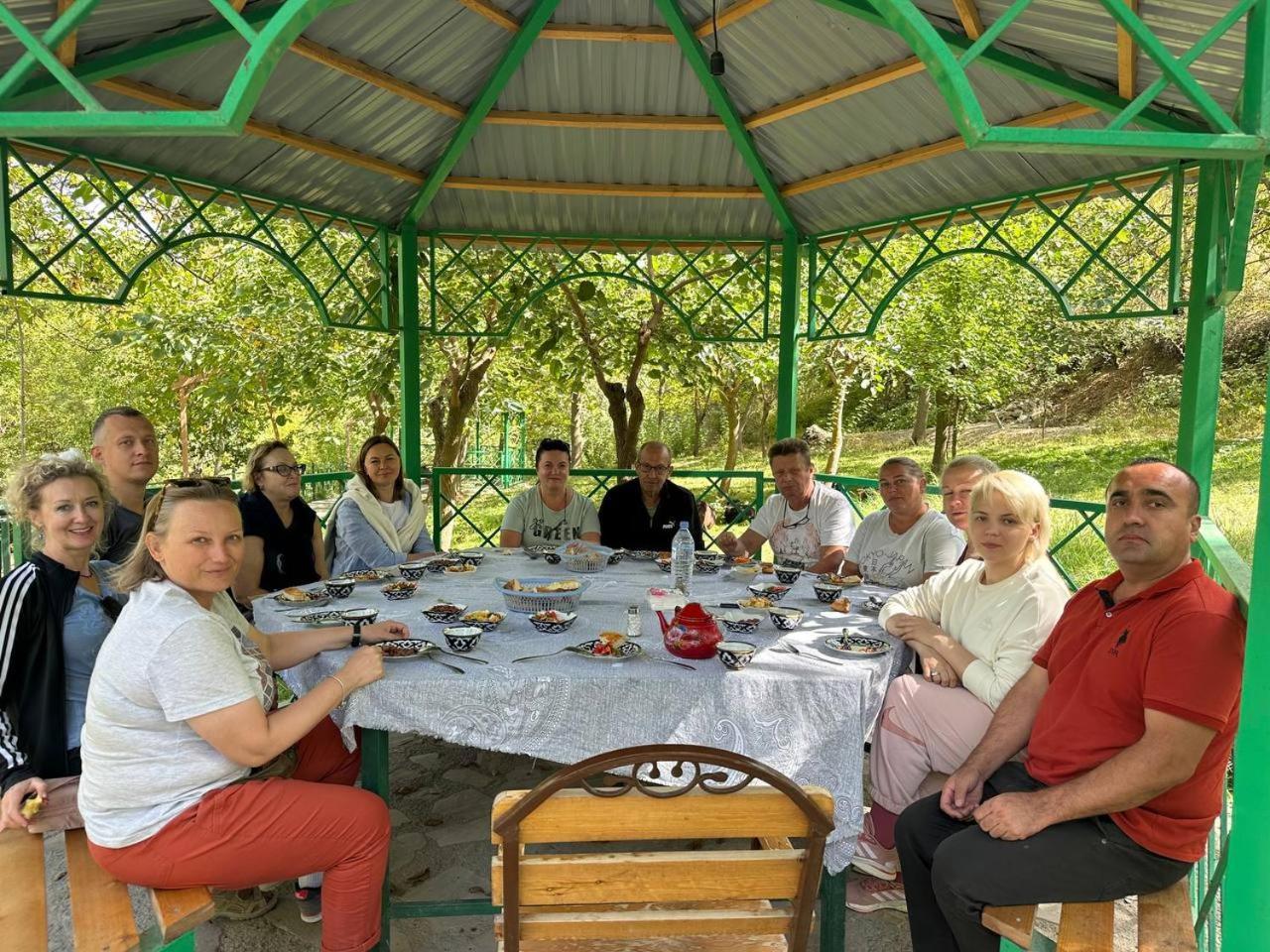 Hayat Guesthouse Nuratau Mountain Yukary-Ukhum Экстерьер фото