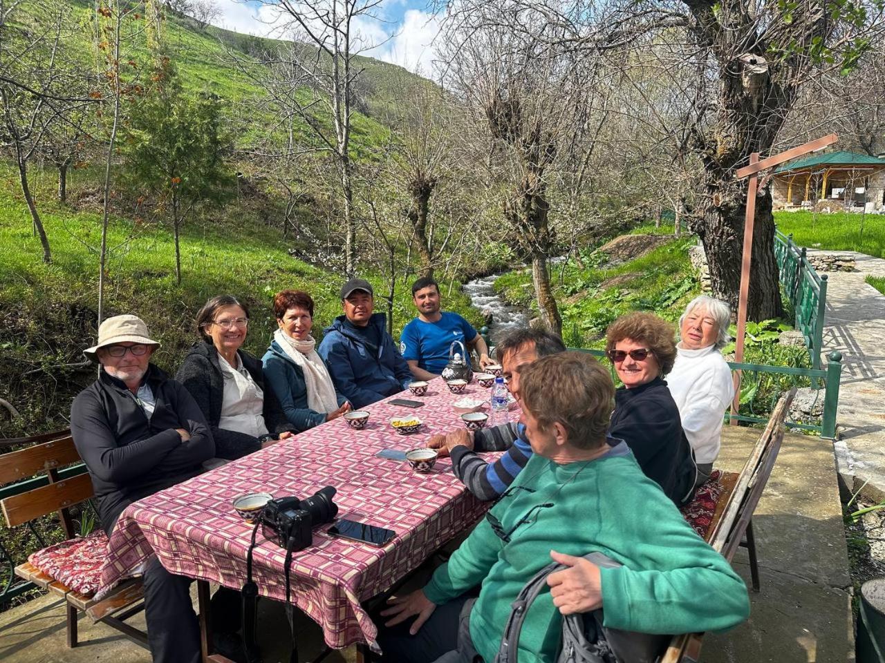 Hayat Guesthouse Nuratau Mountain Yukary-Ukhum Экстерьер фото