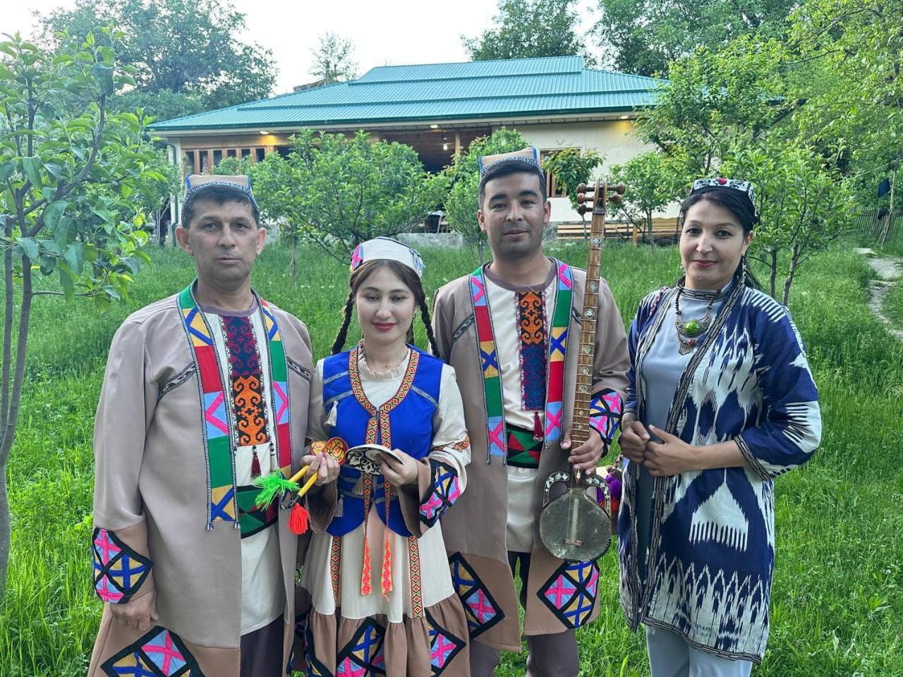 Hayat Guesthouse Nuratau Mountain Yukary-Ukhum Экстерьер фото
