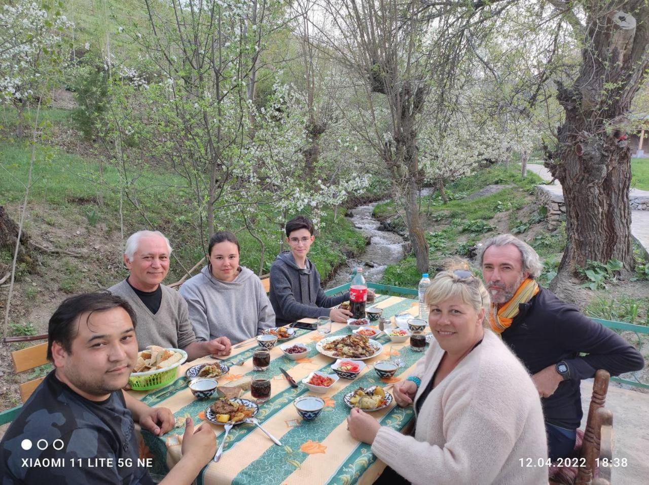Hayat Guesthouse Nuratau Mountain Yukary-Ukhum Экстерьер фото